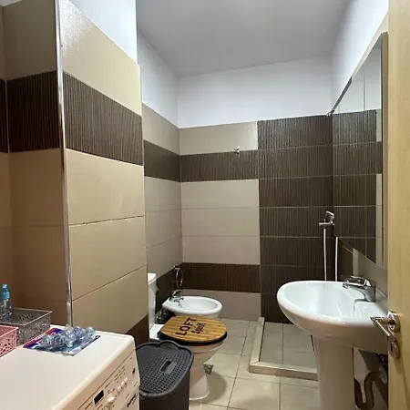 Avenue Apartment *